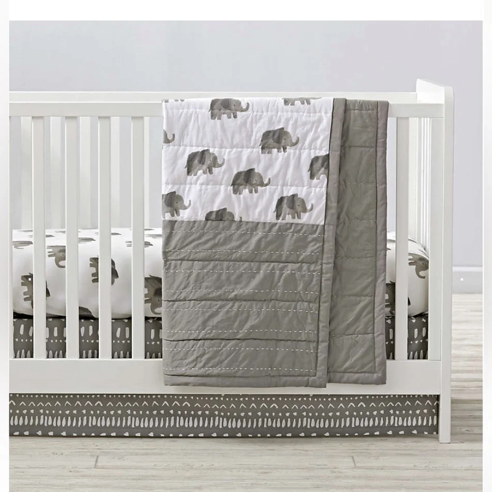 Crate & kids Organic cotton elephant wild excursion throw pillow gray white 🐘🤍